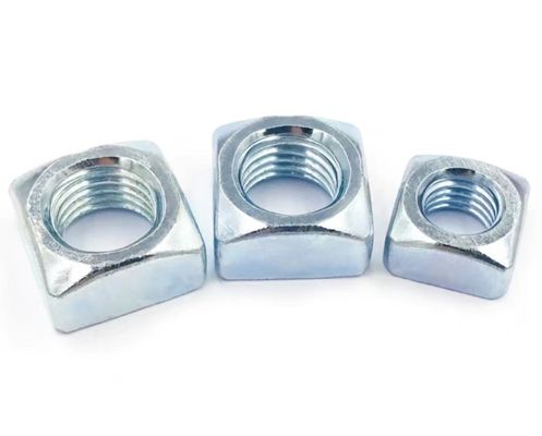 कस्टम Din 557 स्क्वायर नट्स कार्बन स्टील ग्रेड 4.8 /8.8 भारी उद्योग के लिए